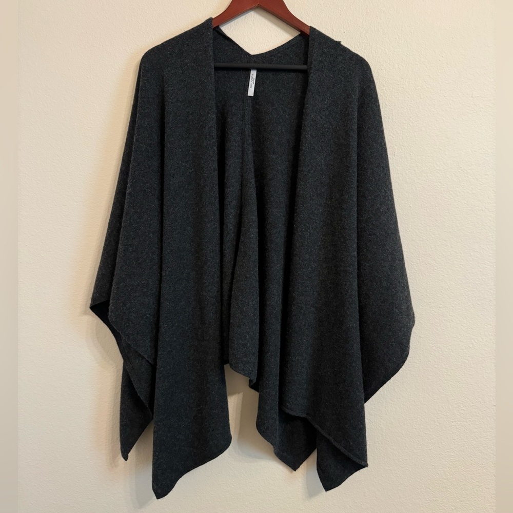 MM.Lafleur 100% Cashmere Poncho Shrug